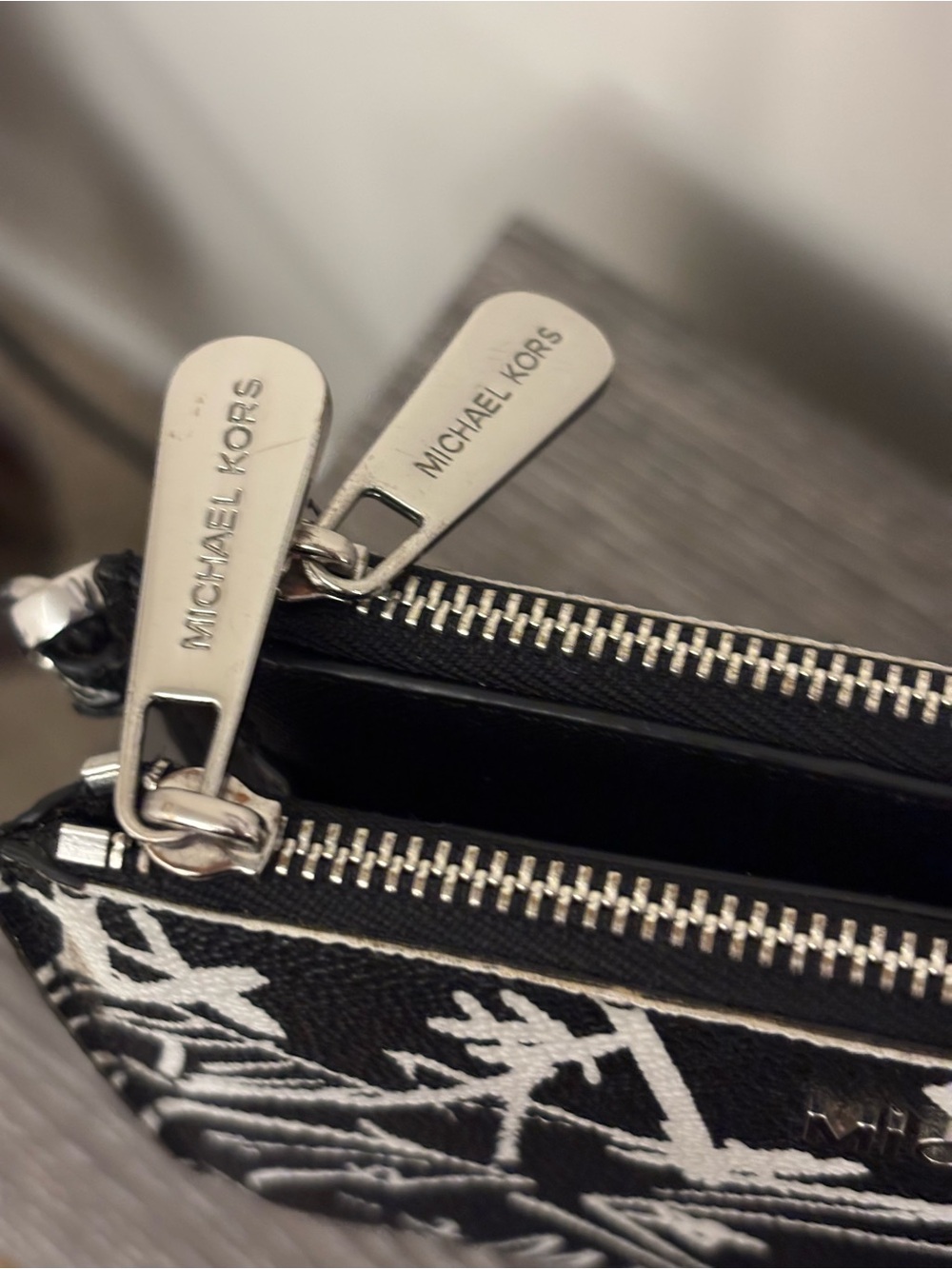 Michael Kors Graffiti Print Double Zip Wristlet Wallet Phone Holder Black White - Picture 4 of 16